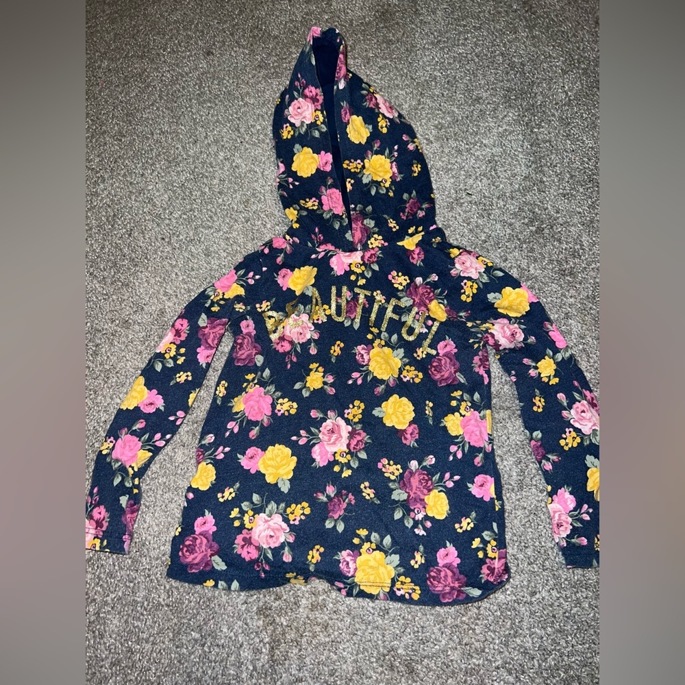Long sleeve shirt for girls with hood